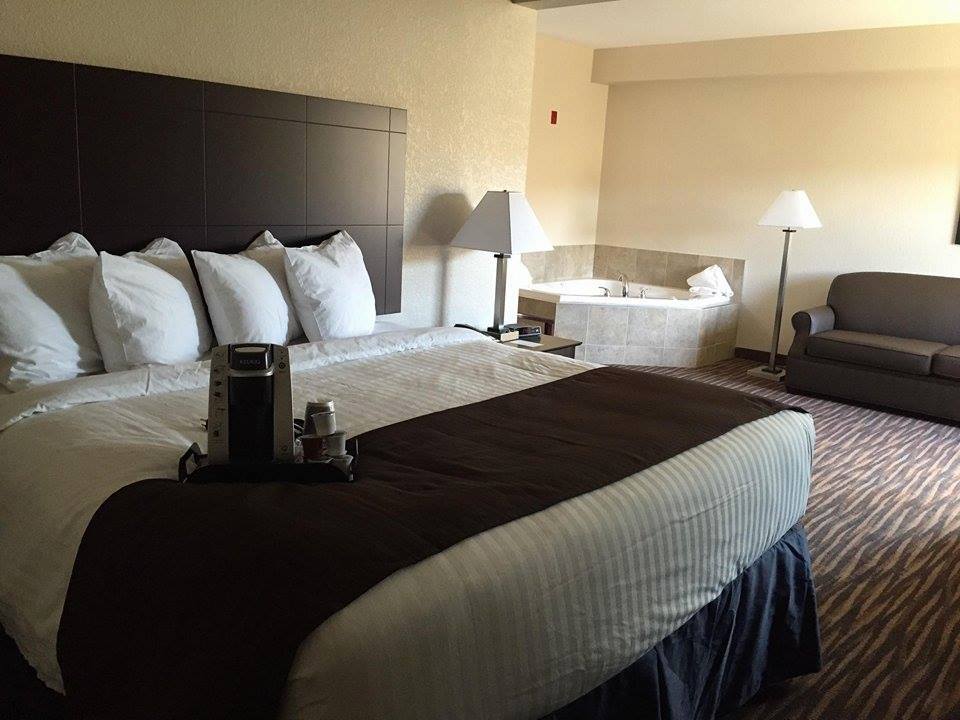 Cobblestone Inn & Suites - Denison - Oak Ridge