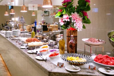 レストラン グランド イオン デリーマン ホテルの写真