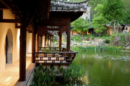 Qingmei Xueshe Shilily Hot Spring Hotel