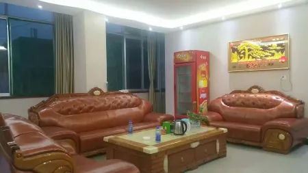 Danfeng Shengyi Hotel Отели рядом с достопримечательностью «Fengguanshanziran Sceneic Area»