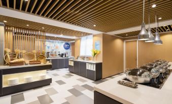 Holiday Inn Express Foshan Chancheng (Kuiqi Road Subway Station Creative Industrial Park)