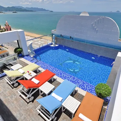 Boss Hotel Hoteles cerca de E-Land Four Season Bar