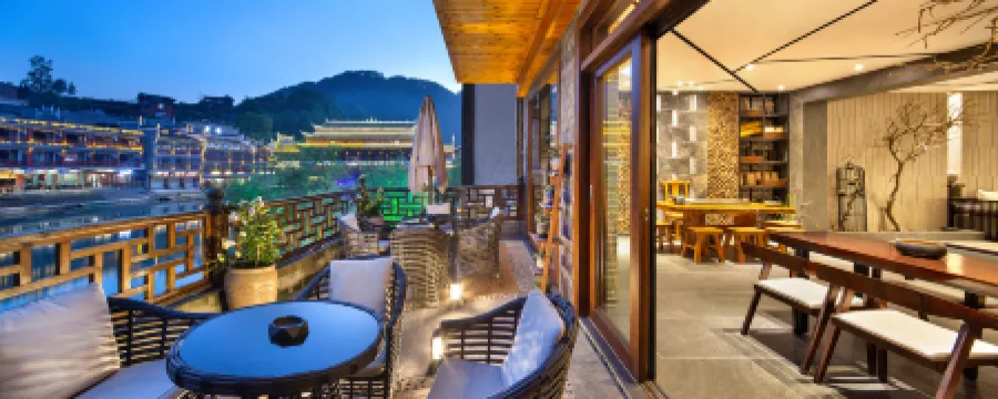 Phoenix Youran Qingsu Hotel Отели рядом с достопримечательностью «Temple of the Queen of Heaven»