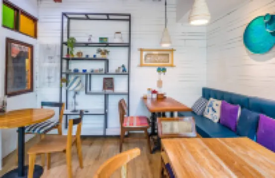 ช้างม่อยเฮ้าส์ (ลิตเติ้ลวิลเลจ)