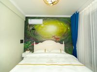 凯瑞卡尔酒店(武汉光谷步行街店) - 亲近自然绿荫影院大床房