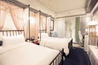 Moon Bay Hotel