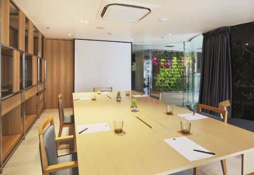 3. 자즈 얼반 호치..