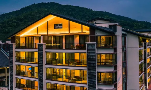 The Rayna Resort
