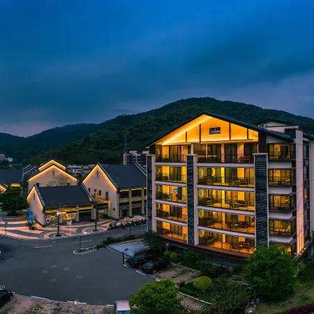 The Rayna Resort