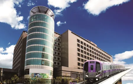 Fullon Hotel Taoyuan Airport Access MRT A8 Отели рядом с достопримечательностью «Chang Gung University»