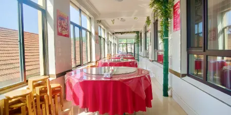 Haiying Hotel, Zhangdao, Отели рядом с достопримечательностью «Dalu Island»