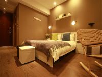 和璞设计师酒店公寓(南京奥体店) - 舒适影音一室二床房