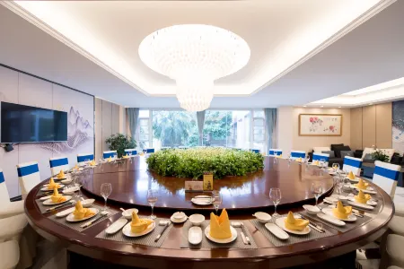 Jinyu Hotel Отели рядом с достопримечательностью «Jintang Bajing»