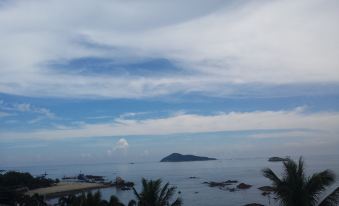 Seaview Holiday Hotel