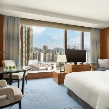 Kerry Hotel Hong Kong by Shangri-la Отели рядом с достопримечательностью «Станция метро Whampoa»
