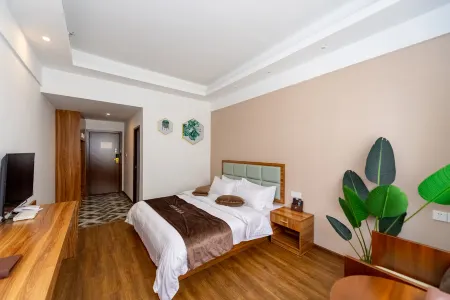 Tianjie impress hotel of daocheng Отели рядом с достопримечательностью «Banghe and Sela»