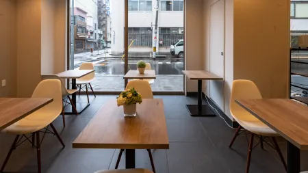 Floral Hotel · SakaisuJi-Honmachi Osaka Отели рядом со станцией Mikuni Railway Station