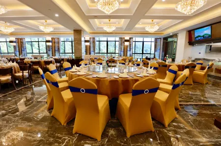 Zhejiang Provincial Federation of Trade Unions Shuanglong Workers Sanatorium Отели рядом с достопримечательностью «Huangdaxian Scenic Area»