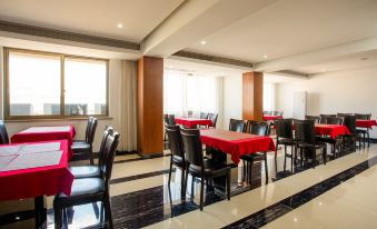 Elong R.YUN Hotel (Tiantaishan High-Speed Railway Station)