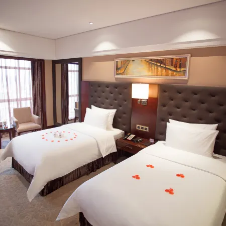 Jinlong Yufeng Hotel (Changde Huanlecheng High Speed Railway Station)