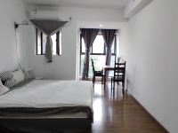 广州慢时光的家公寓(同宝路分店) - 舒适豪华大床房