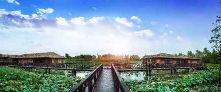Sihong Wetland Resort Отели рядом с достопримечательностью «Chenyi Memorial Hall»
