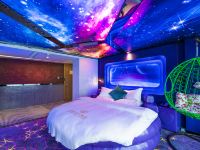 贵阳威雅特酒店 - 梦幻星空主题房