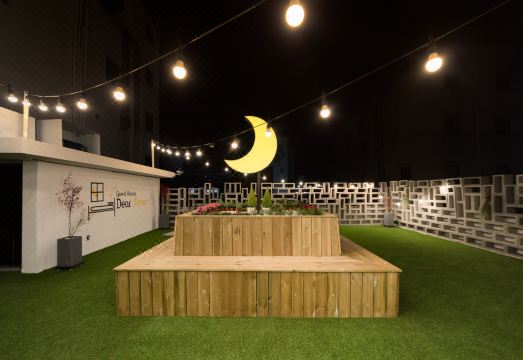 디어문 게스트하우스의 깔끔한 침실 공간