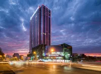Summerisland Hotel (Chengdou Taikoo Li) - parking