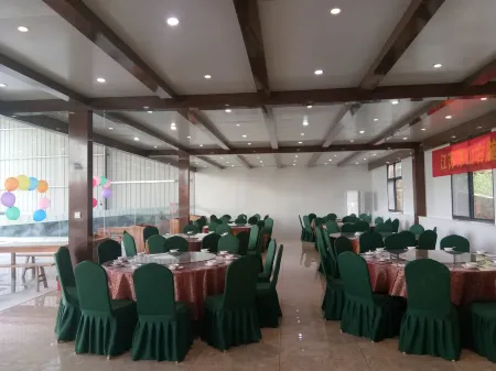 Zhiqing Hostel Отели рядом с достопримечательностью «Yuanfu Wanning Palace»