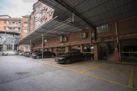 Dynasty Hotel (Chongqing Qianjiang Branch) Отели рядом с достопримечательностью «Chongqing Vocational Institute of Tourism»