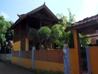 Puri Sayang Bungalows