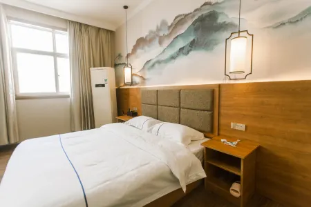 Qinyang Huachen Hotel Отели рядом с достопримечательностью «Qinyang Museum»