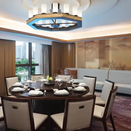 Sheraton Yunfu Xinxing Hotel