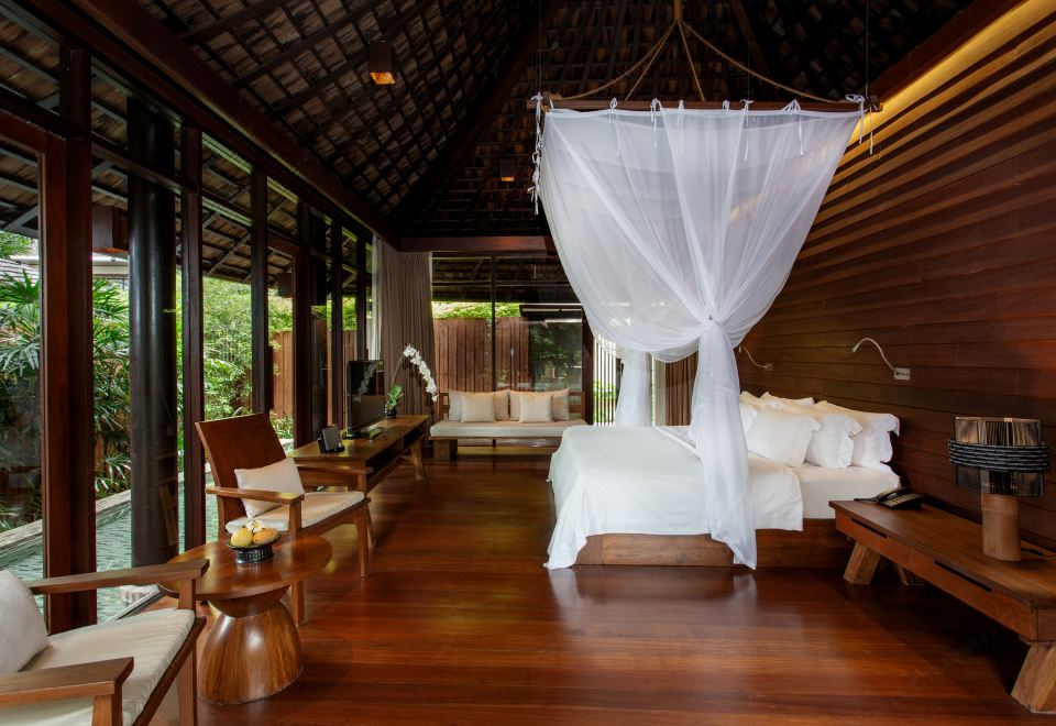 실라바디 풀 스파 리조트의 럭셔리한 룸서비스