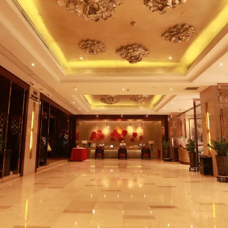 Chongqing Plaza Hotel Отели рядом с достопримечательностью «Музей Три ущелья»