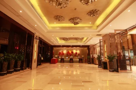 Chongqing Plaza Hotel