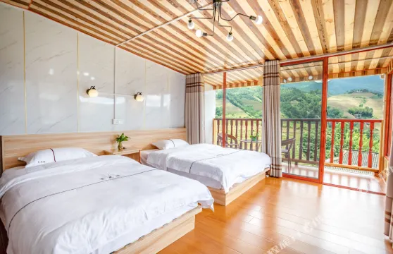 龍脊梯田寨花樓民宿（西山韶樂觀景點千層天梯店）