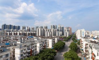 Borrman Hotel (Yulin High-Speed Railway Station Nanxing Square)