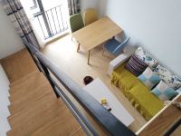 杭州沁家公寓 - LOFT舒适大床房