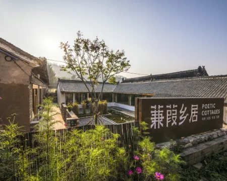 Poetic Cottages Hoteles en Anze