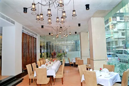 Sky City Hotel Dhaka Отели рядом с достопримечательностью «Даккский университет»