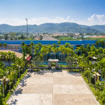 Blu Marine Hua Hin Resort and Villas Отели рядом с достопримечательностью «Вана Нава Водная джунгля Хуа Хин»