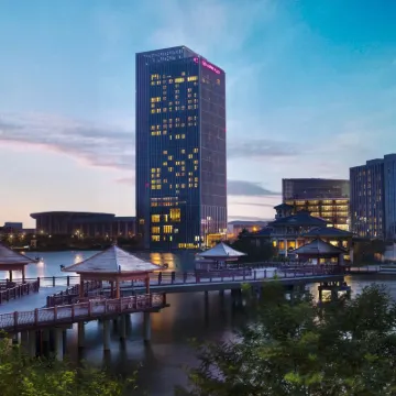 Crowne Plaza TIANJIN MEIJIANGNAN by IHG Hotel berhampiran Weishanlu