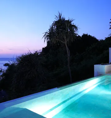 ห้องสวีทแกรนด์พร้อมสระว่ายน้ำและวิวทะเล