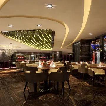 Zhuhai Charming Holiday Hotel (Gongbei Port High Speed Rail Station Store)