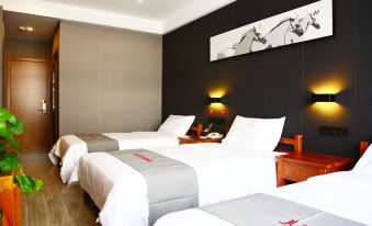 Junyi Hotel (Gucheng Yingrui Plaza)