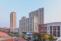 Echarm Hotel (Wuhan Huangpi Xiangyang Street) Hotels near Liangpinpuzi (wanjiguangchang)