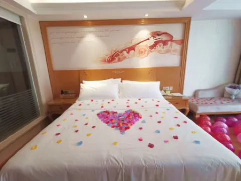 Vienna Hotel (Guangzhou Yue He Fang Xialiang Metro Station Store)