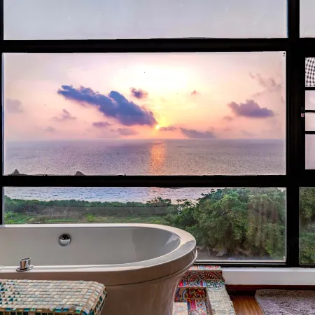 Nahai Seaview Inn